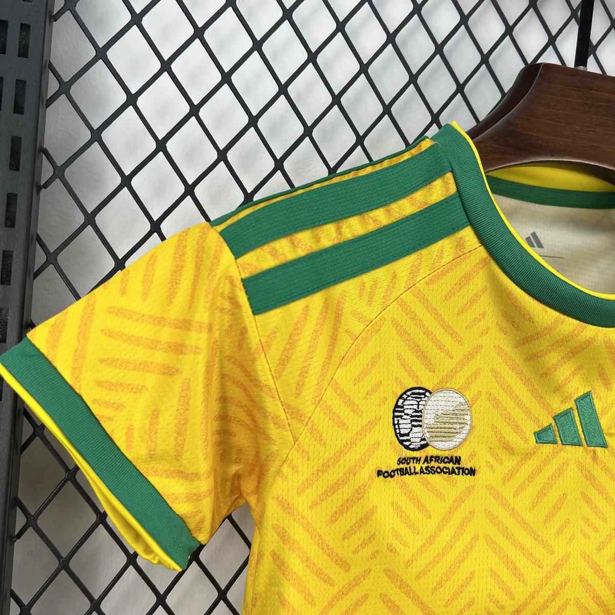 Kit enfant Afrique du Sud DOM Coupe Du Monde 2026 - Choppe ton maillot