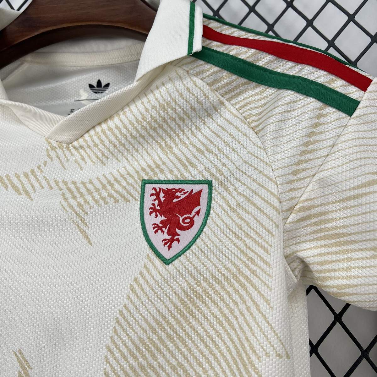 Kit enfant Pays de Galles EXT Coupe Du Monde 2026 - Choppe ton maillot